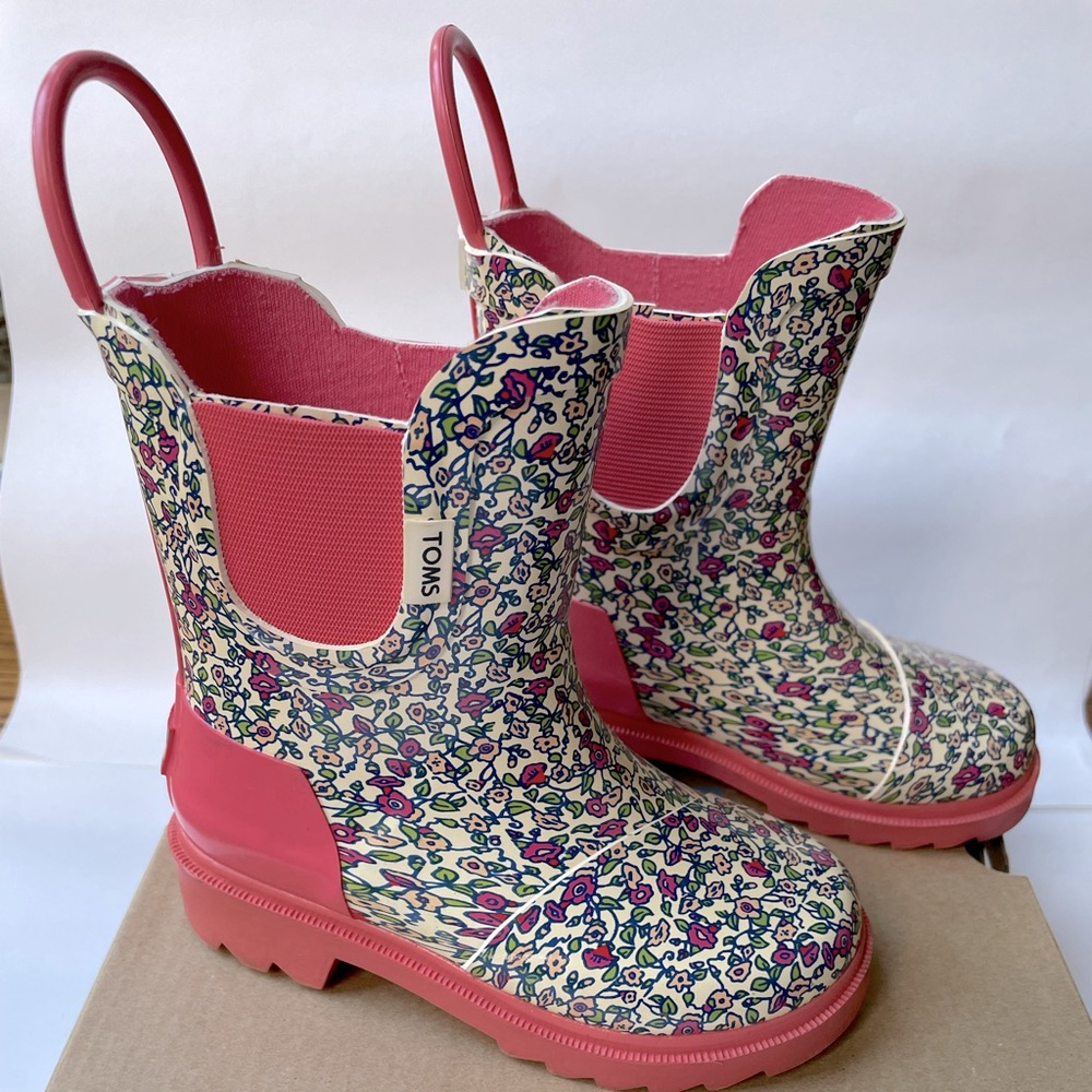 Toms girls rain boots US size: 7